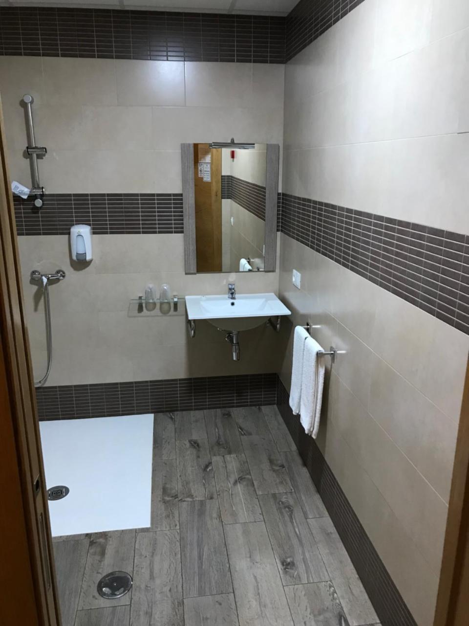 Hostal Los Encinares Villanueva de Córdoba Exterior foto